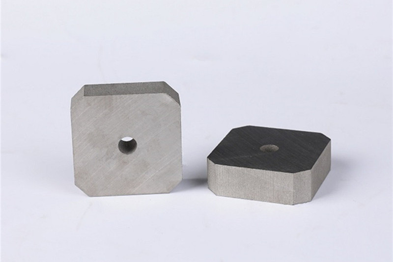 Alnico block magnet