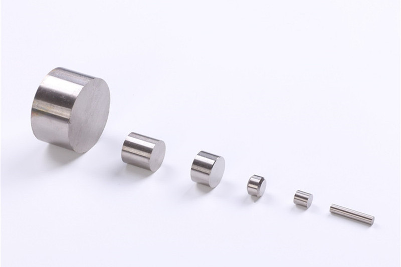 Alnico cylinder magnet