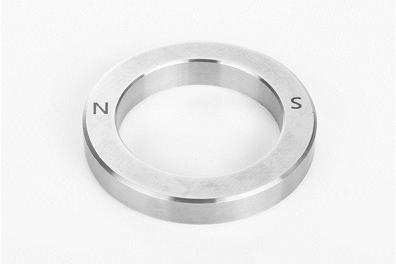 Alnico ring magnet